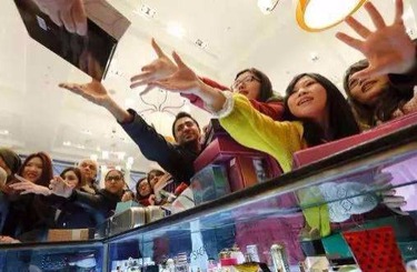 亚洲少妇的嫩穴中国人依然爱赴日旅游 消费已由爆买转向网购